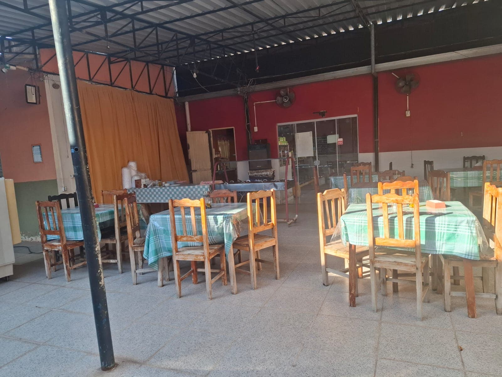 Espaço aberto do restaurante